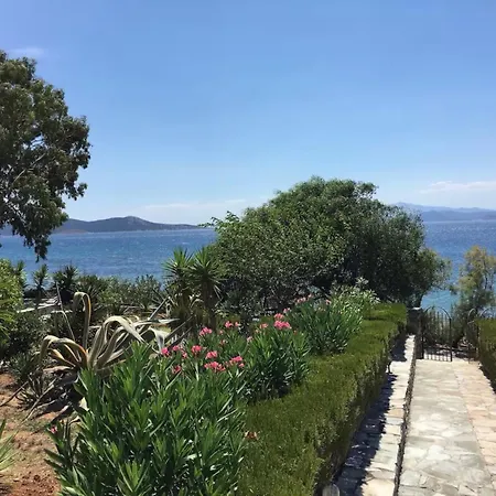 Seafront House, Private Beach, Sunset View, Diliso *