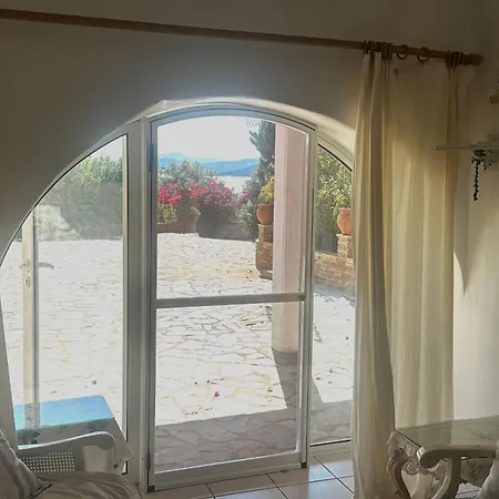 Seafront House, Private Beach, Sunset View, Diliso Сasa de vacaciones *