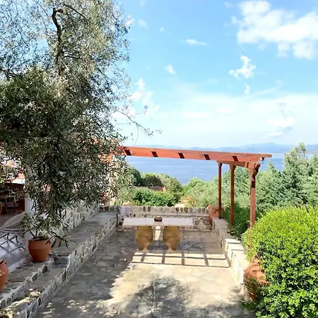 Seafront House, Private Beach, Sunset View, Diliso Сasa de vacaciones