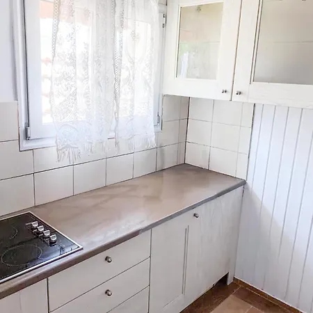 Сasa de vacaciones Seafront House, Private Beach, Sunset View, Diliso *