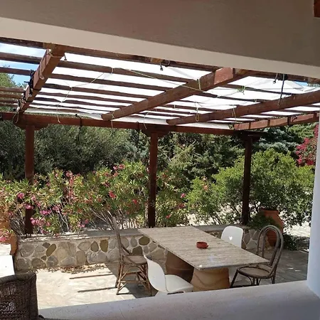 Сasa de vacaciones Seafront House, Private Beach, Sunset View, Diliso *